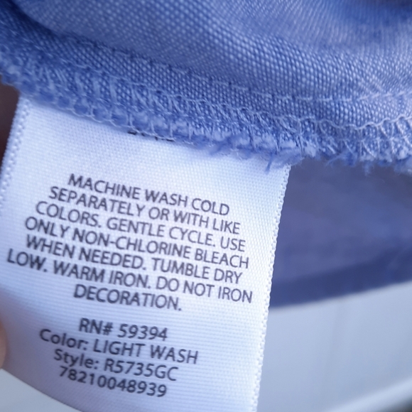 Gift Tag Christmas Button Down Top by White Stag |  L 12/14 - Picture 13 of 14